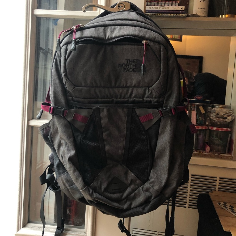 👻Spooky October Sale!🎃 North Face Backpack